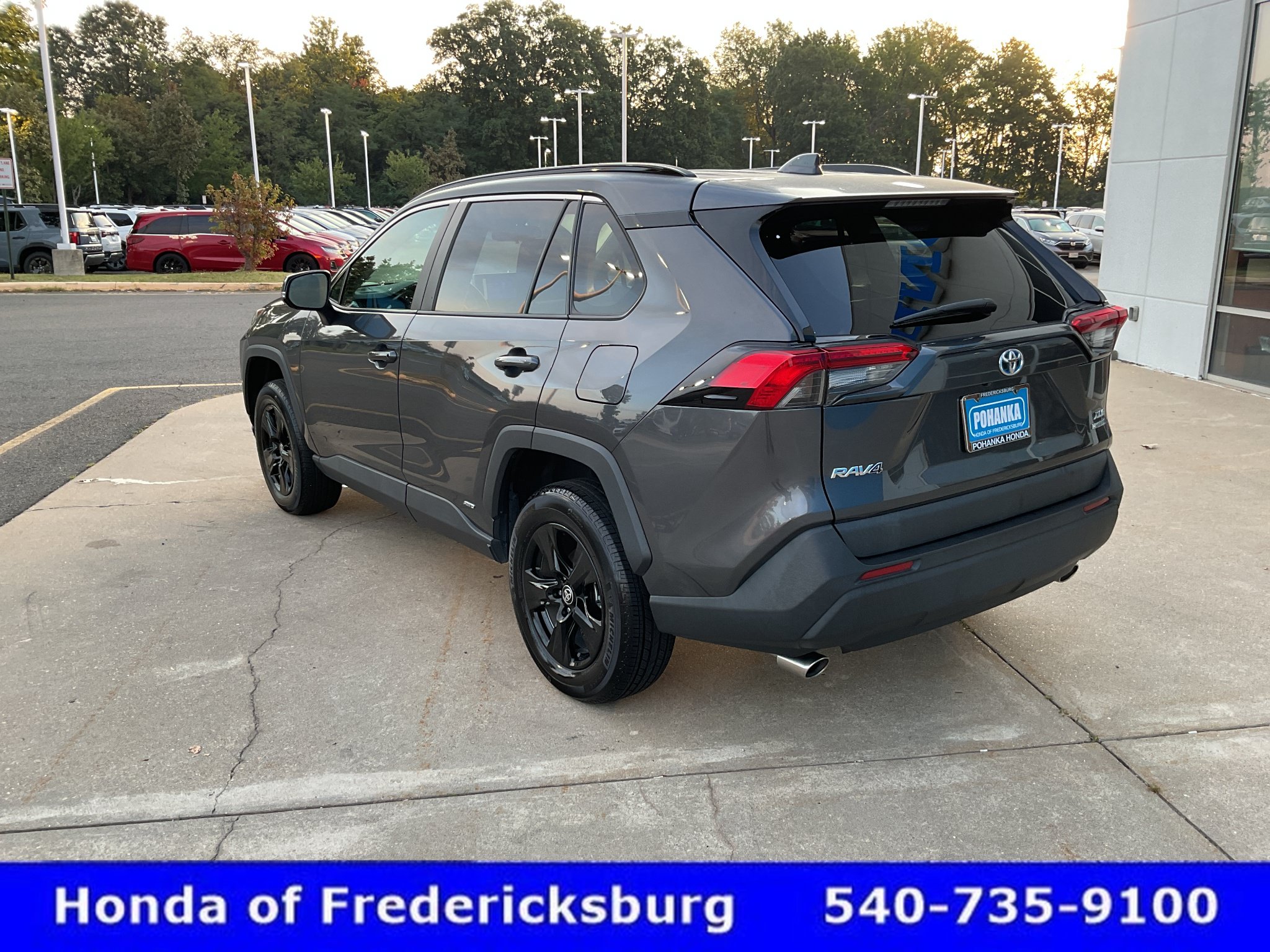Used 2024 Toyota RAV4 XLE AWD/4WD image 4