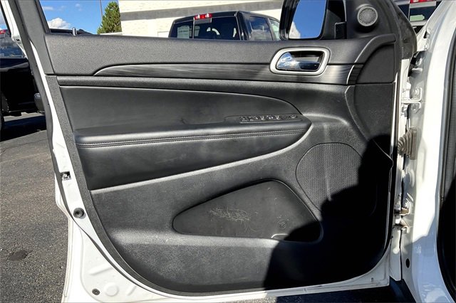 Certified 2022 Jeep Grand Cherokee Laredo X image 18