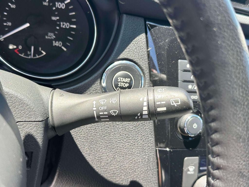 Used 2021 Nissan Rogue Sport SV AWD/4WD image 25