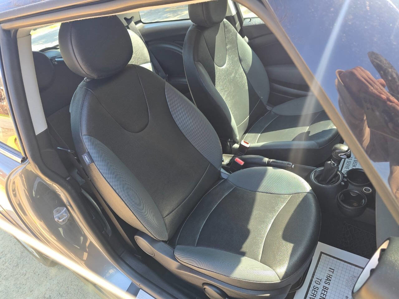 Used 2010 MINI Cooper Hardtop image 9