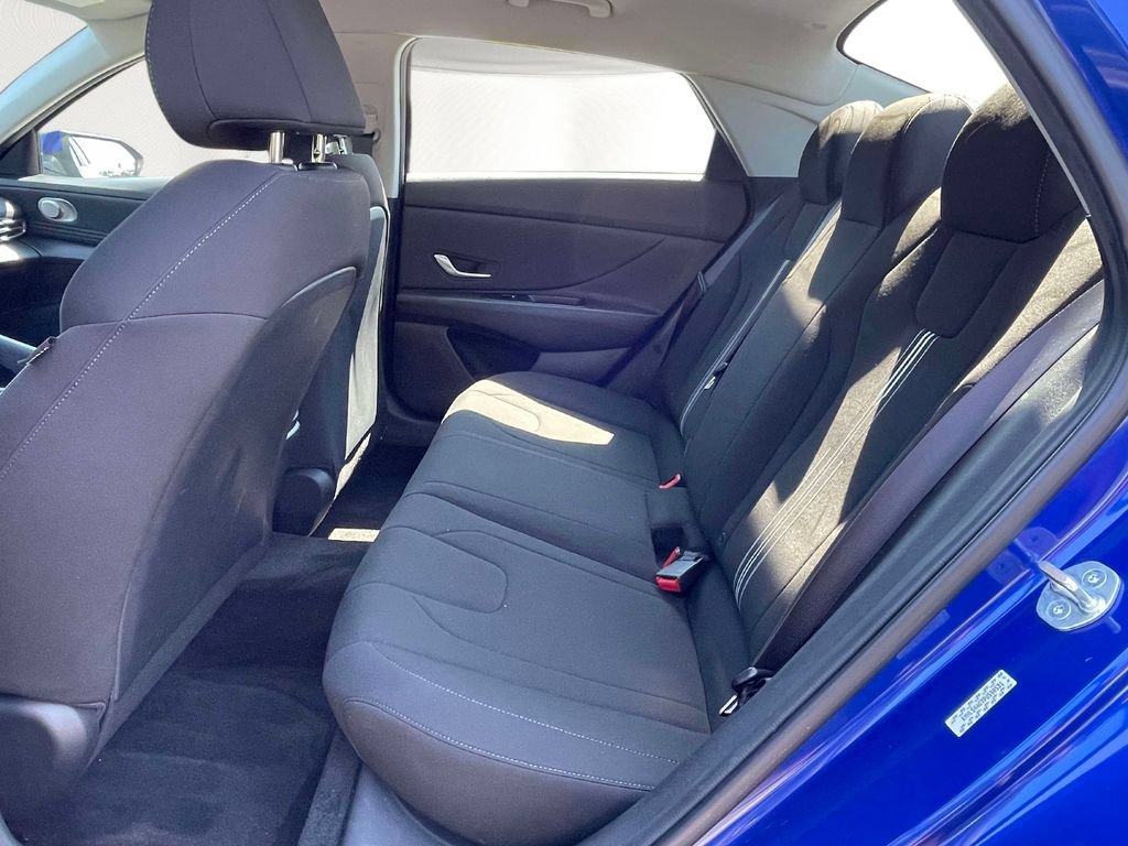 Used 2023 Hyundai Elantra SEL w/ Convenience Package FWD image 10