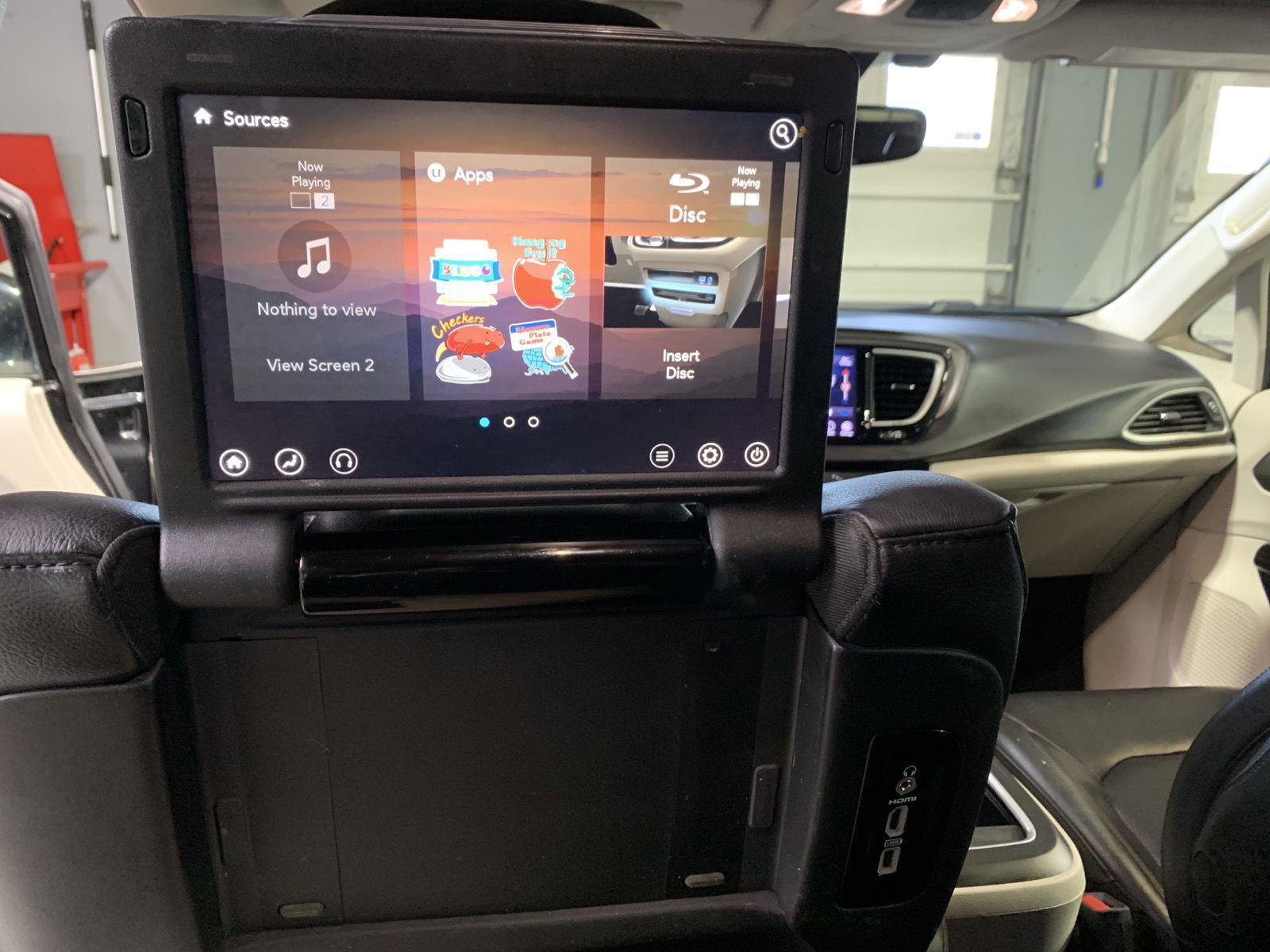 Used 2020 Chrysler Pacifica Touring-L Plus image 32