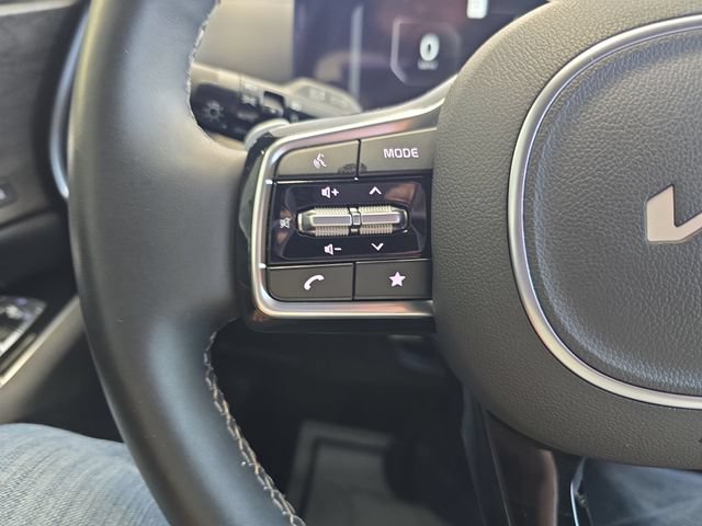 Certified 2025 Kia Sorento SX Prestige AWD/4WD image 20