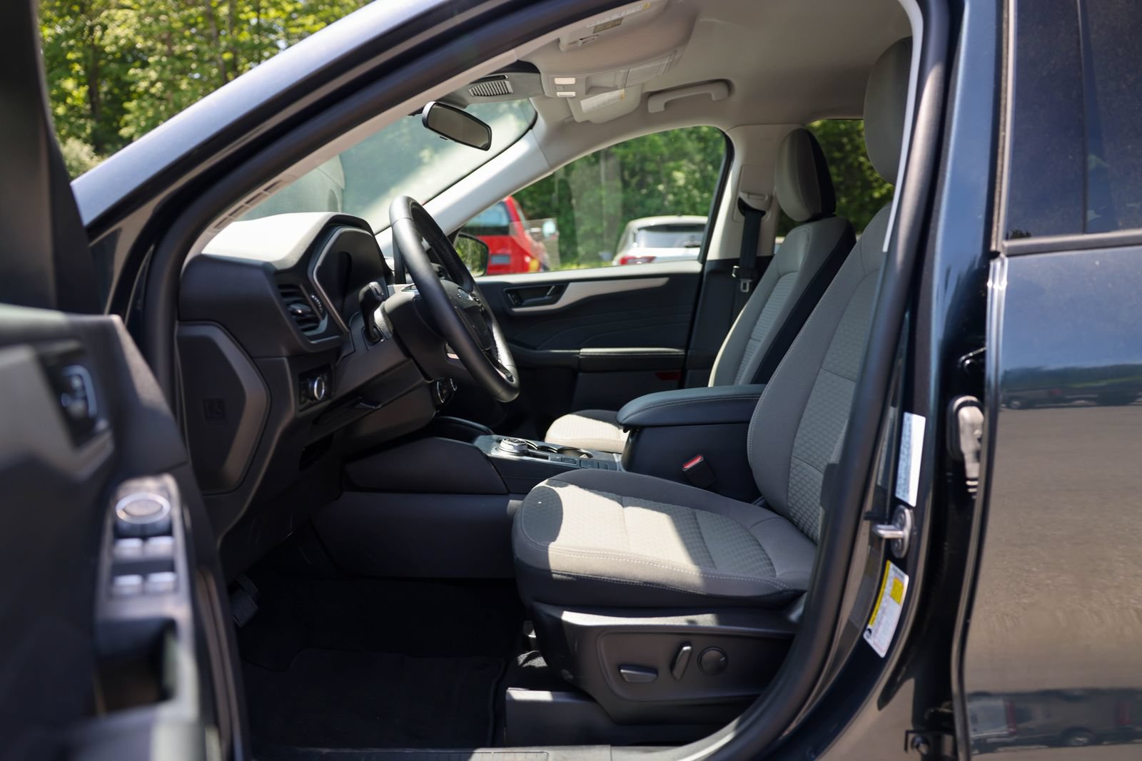 Used 2022 Ford Escape SE w/ SE Sport Appearance Package AWD/4WD image 15