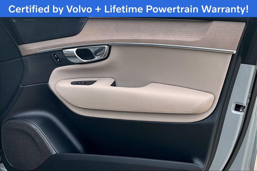 Used 2025 Volvo XC90 B5 Plus image 25