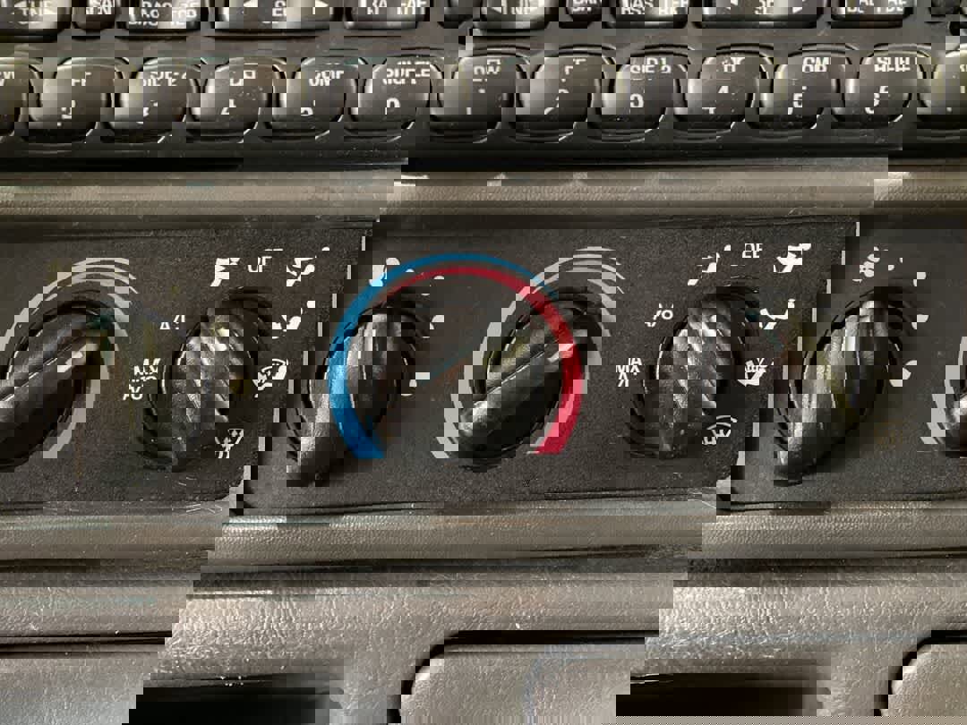 Used 2003 Ford F250 image 19