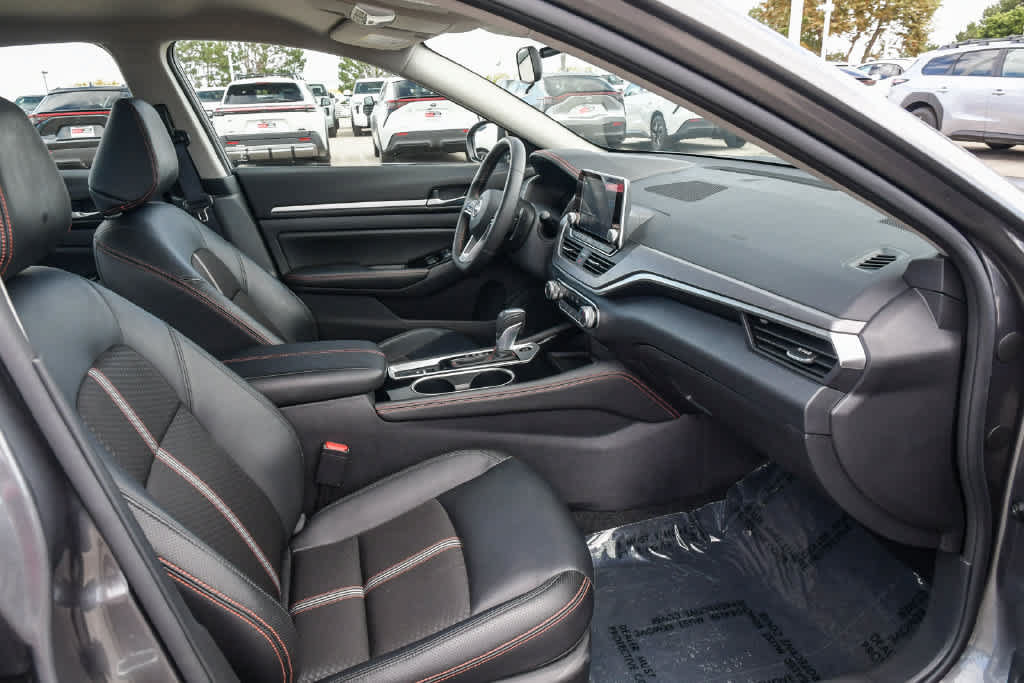 Used 2025 Nissan Altima 2.5 SR AWD/4WD image 17