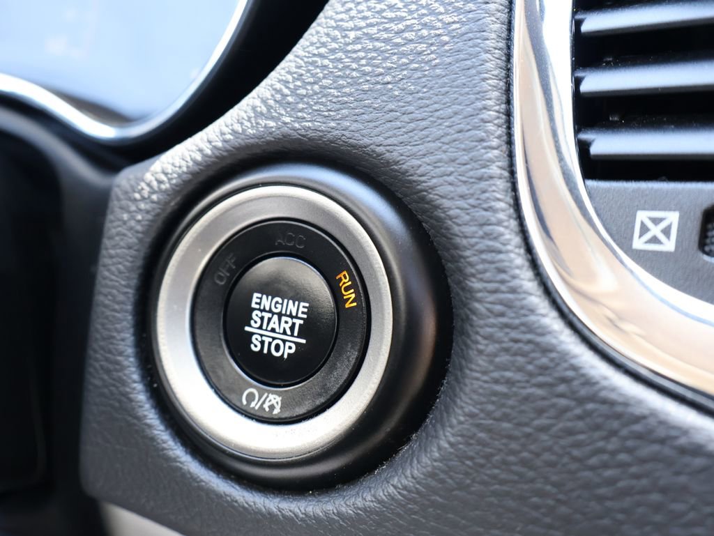 Used 2018 Dodge Durango SXT w/ Quick Order Package 2BB AWD/4WD image 19