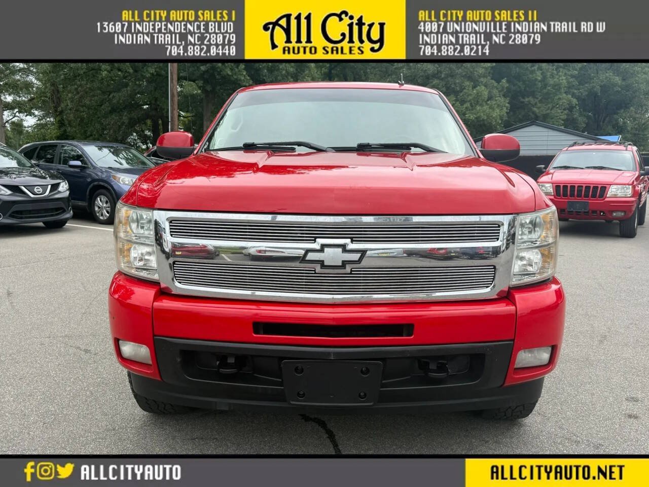 Used 2011 Chevrolet Silverado 1500 LTZ w/ LTZ Plus Package AWD/4WD image 2