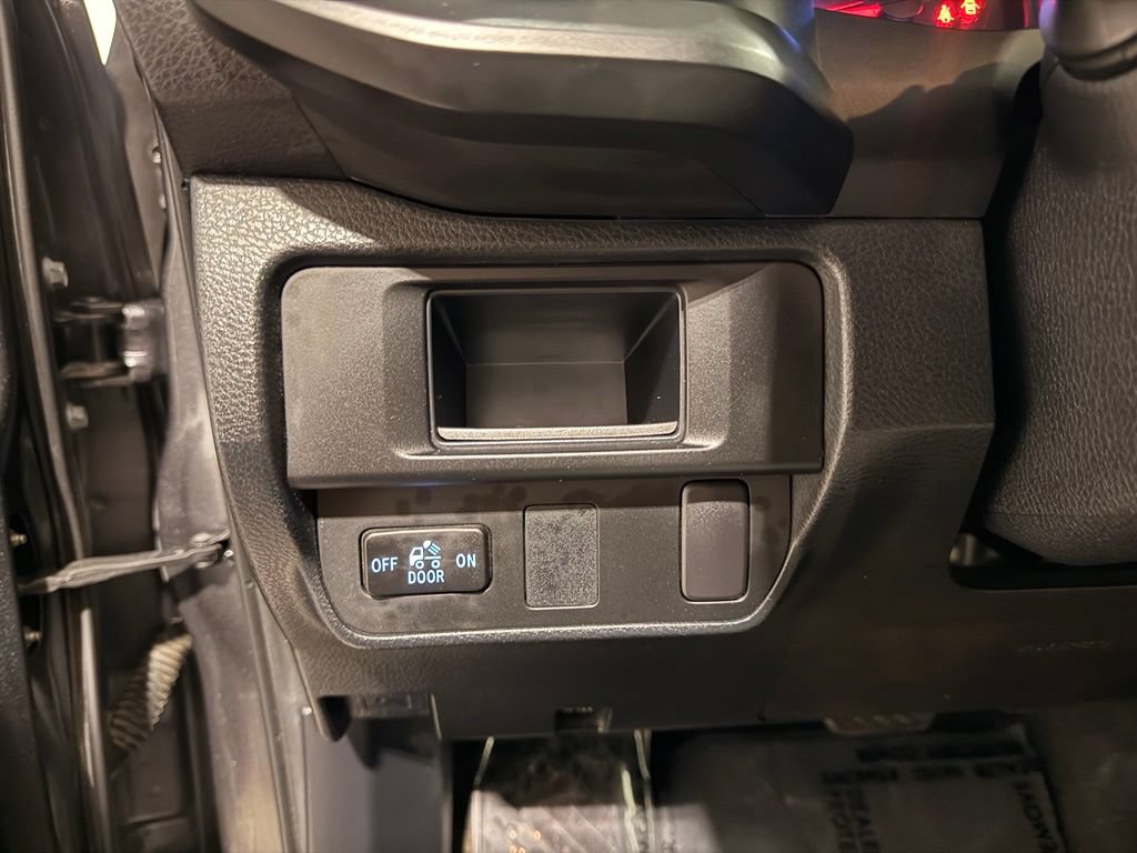 Used 2017 Toyota Tacoma SR w/ SR Convenience Package RWD image 14