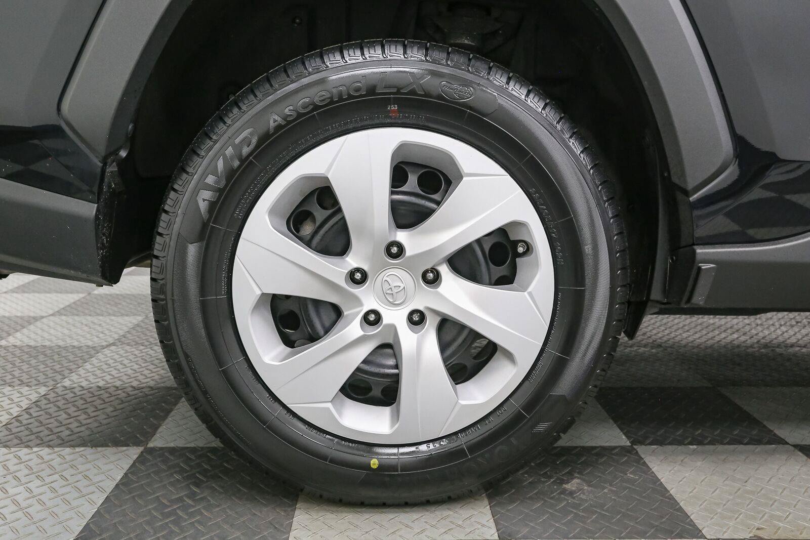 Certified 2024 Toyota RAV4 LE AWD/4WD image 18