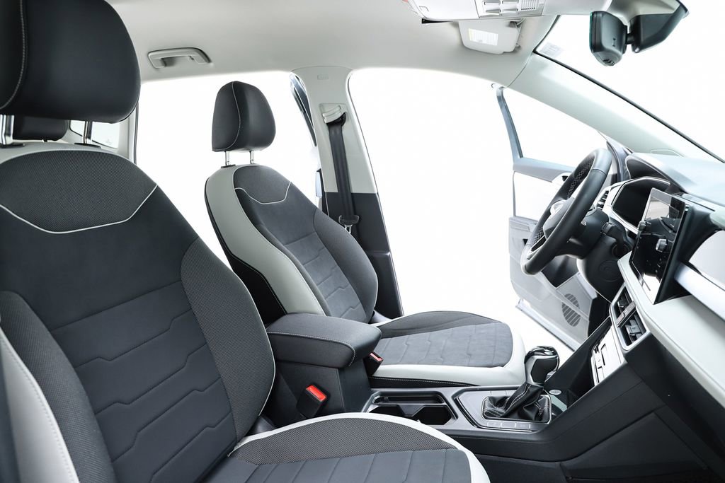 New 2026 Volkswagen Taos SE image 35