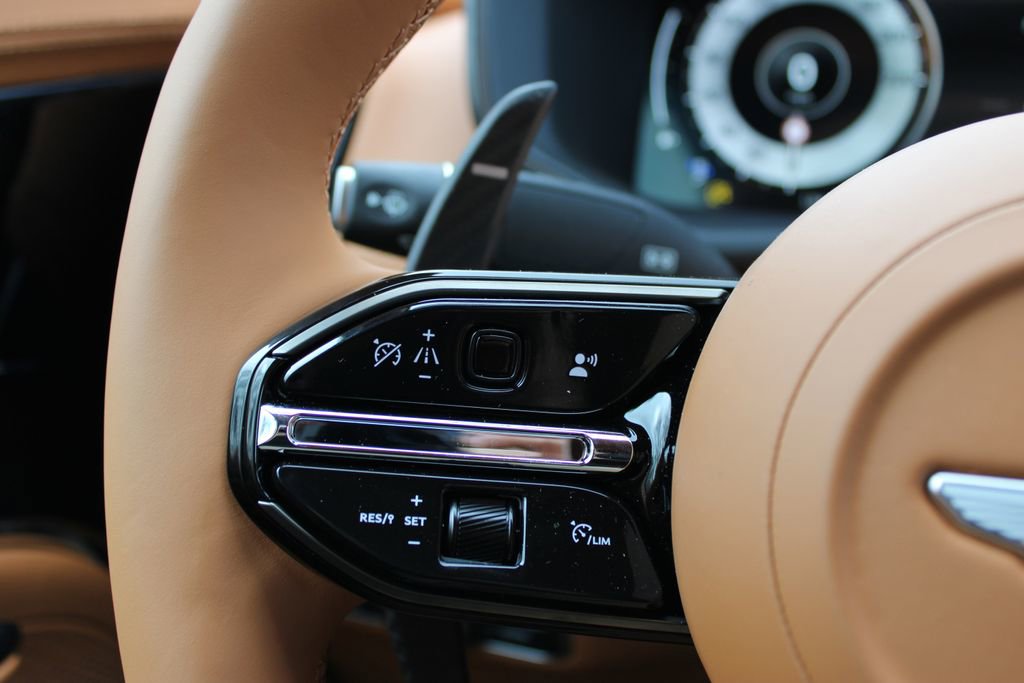 New 2026 Aston Martin DBX 707 image 12