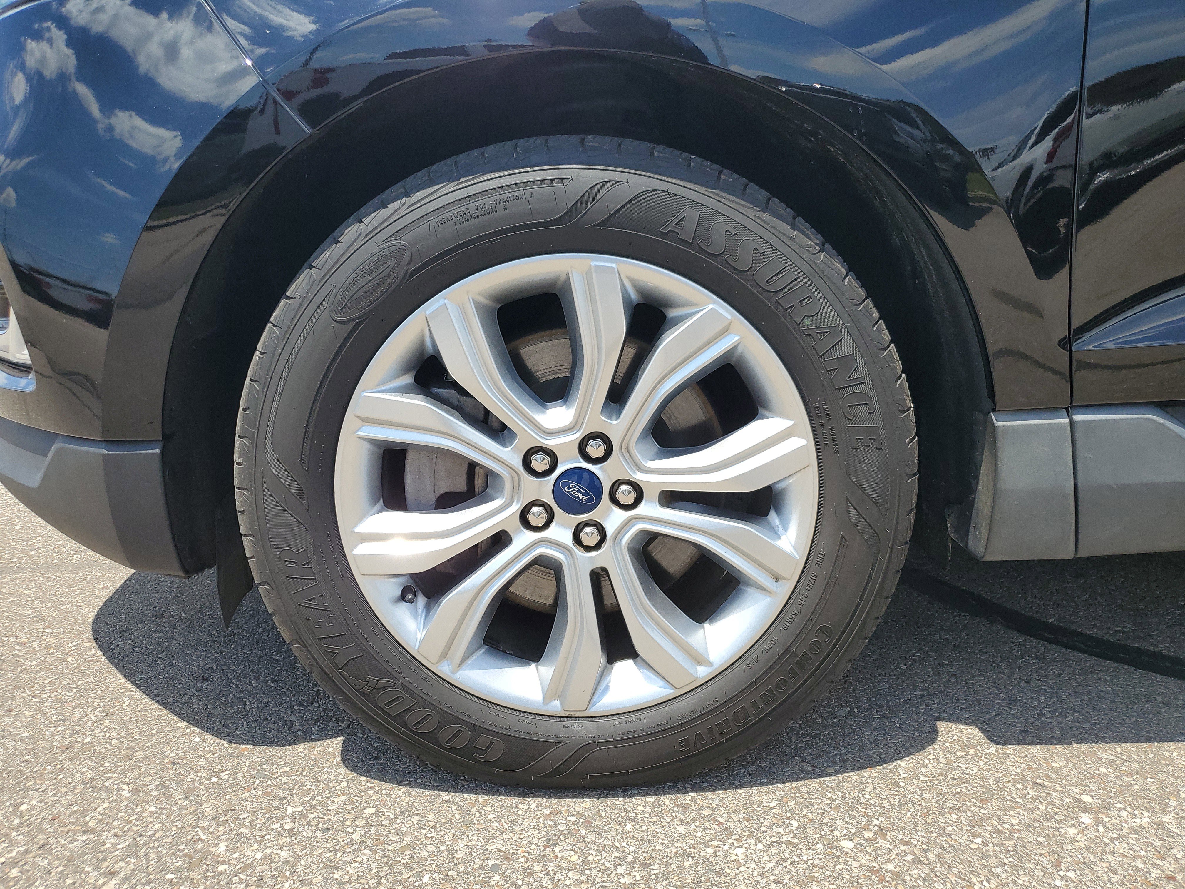 Used 2021 Ford Edge Titanium w/ Cargo Accessory Package FWD image 5