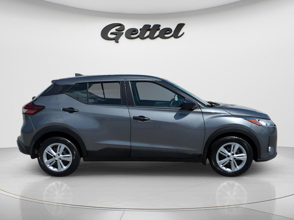 Certified 2025 Nissan Kicks Play S FWD image 4