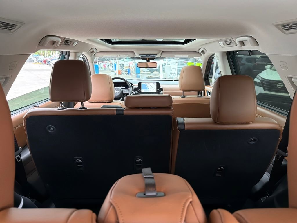 Certified 2022 Nissan Pathfinder Platinum w/ Cargo Package image 36
