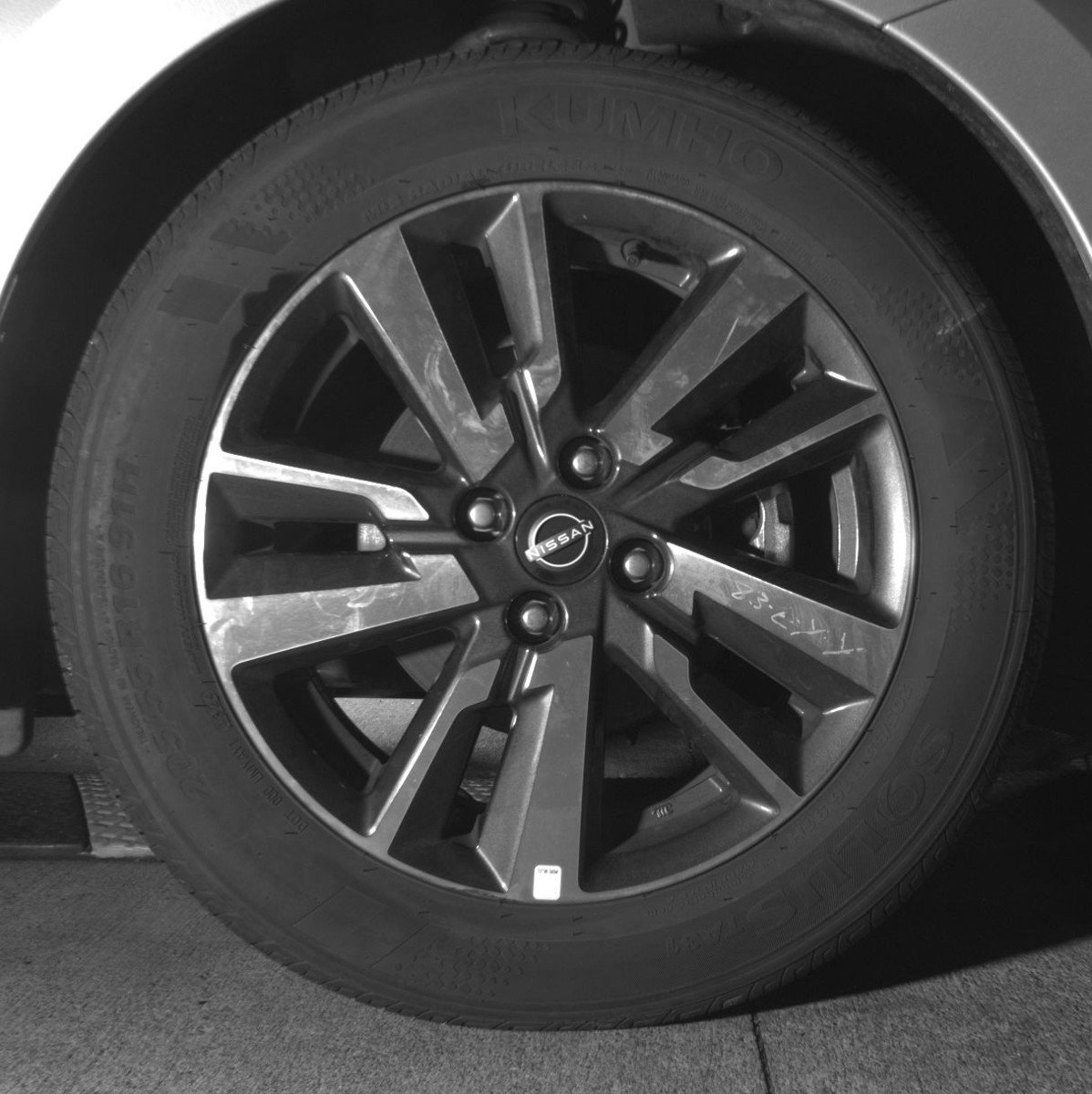 Used 2025 Nissan Versa SV image 13