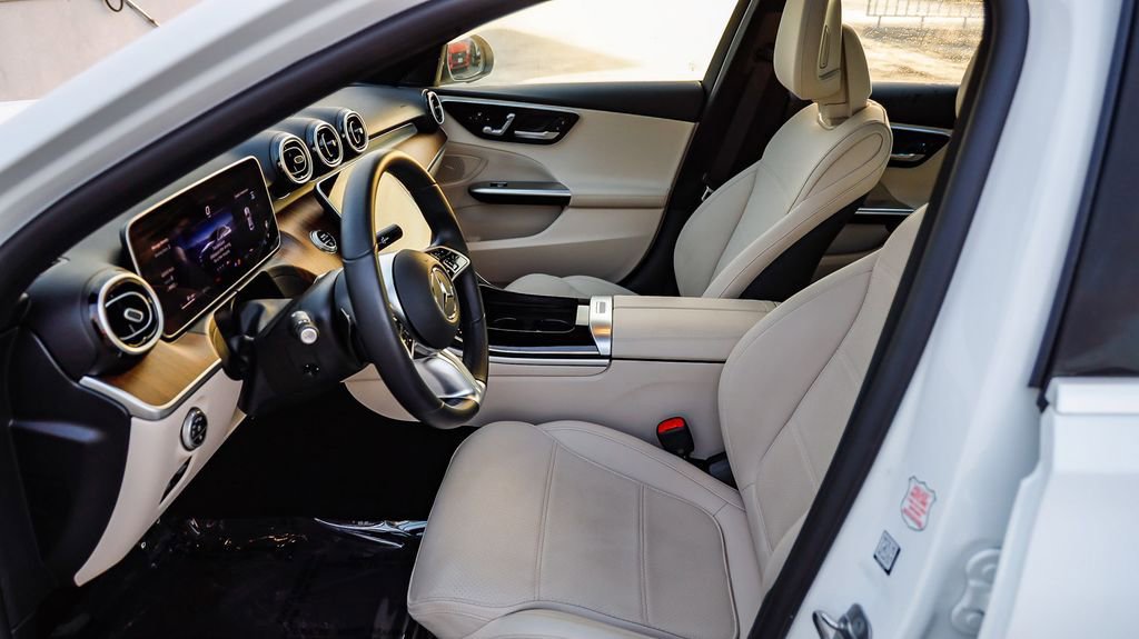 Used 2025 Mercedes-Benz C 300 4MATIC Sedan image 21