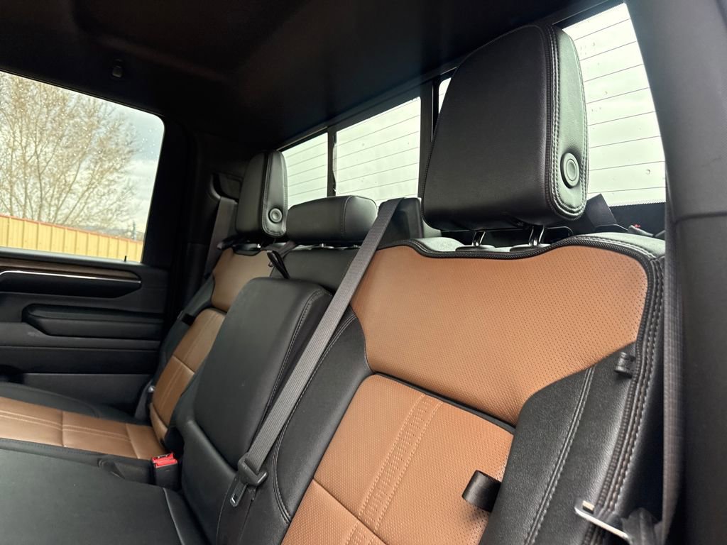 Used 2024 Chevrolet Silverado 2500 High Country image 21