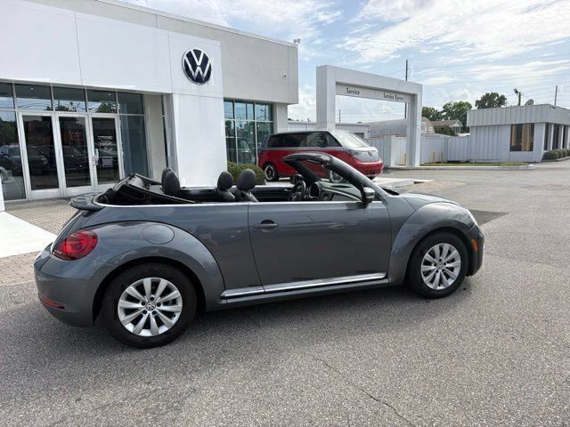 Used 2018 Volkswagen Beetle 2.0T S FWD image 4