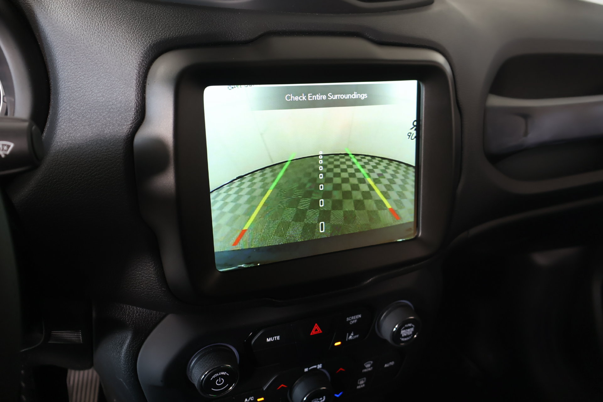 Used 2022 Jeep Renegade Latitude AWD/4WD image 6