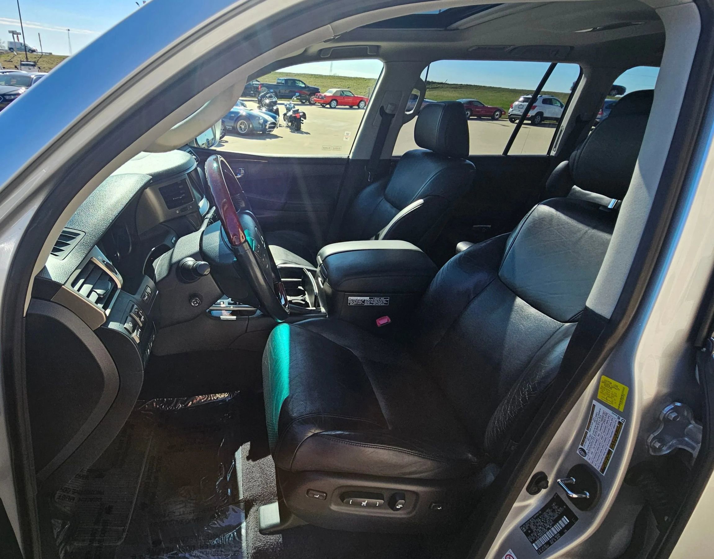 Used 2014 Lexus LX 570 4WD image 7