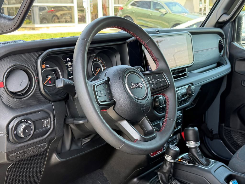 Used 2024 Jeep Wrangler Unlimited Rubicon image 23