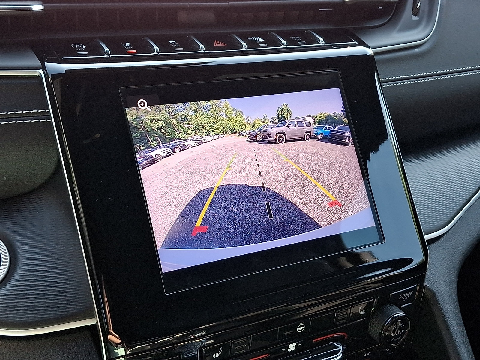 Used 2023 Jeep Grand Cherokee Altitude AWD/4WD image 18