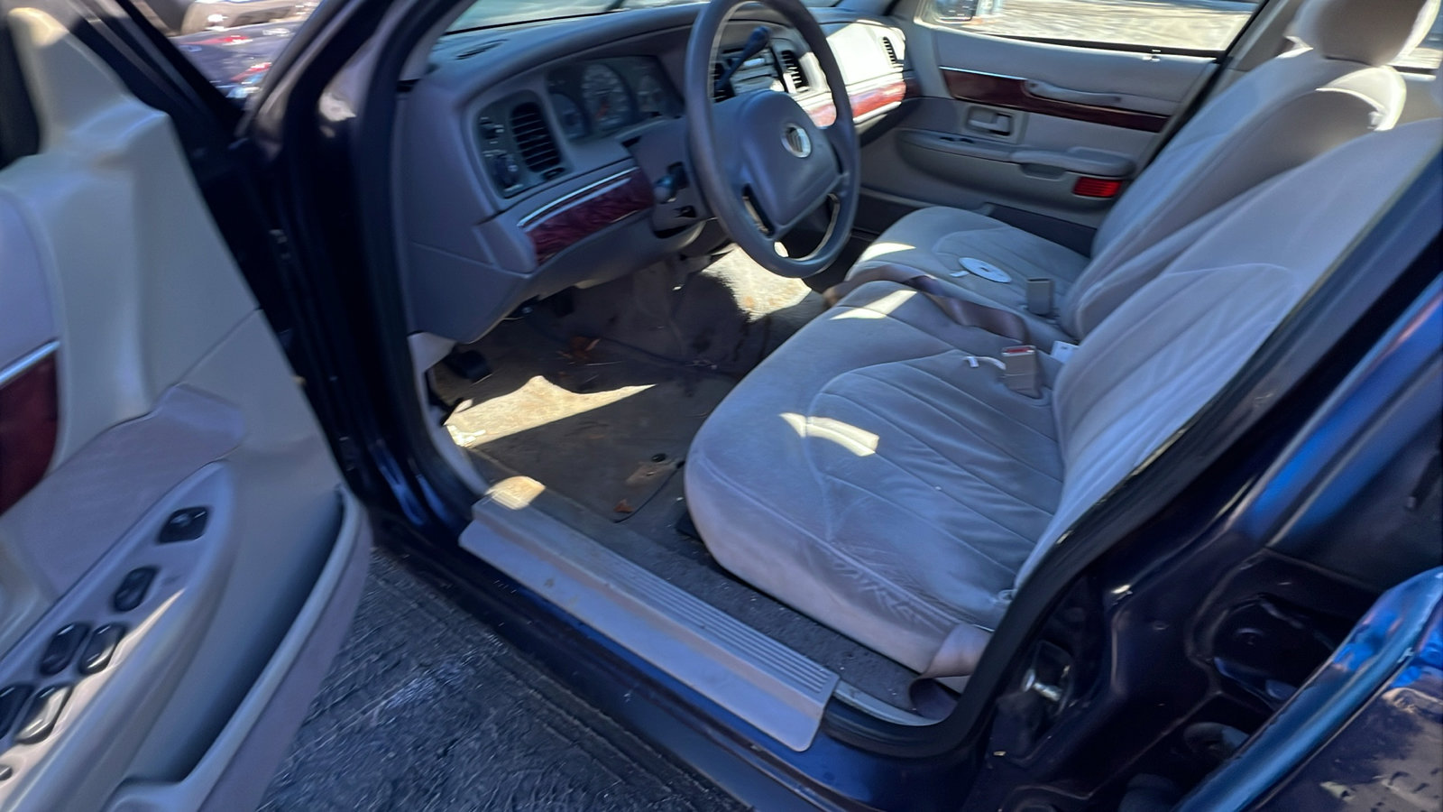 Used 2001 Mercury Grand Marquis GS image 14