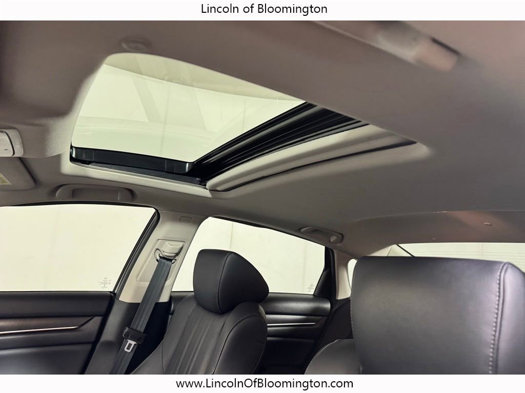 Used 2018 Honda Accord Touring image 19