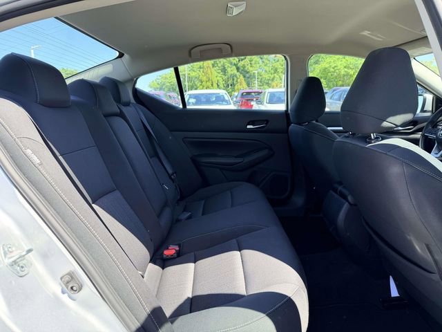 Used 2022 Nissan Altima 2.5 SV FWD image 11