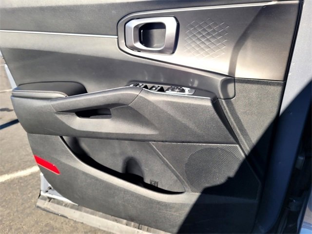 Used 2024 Kia Sorento S image 18