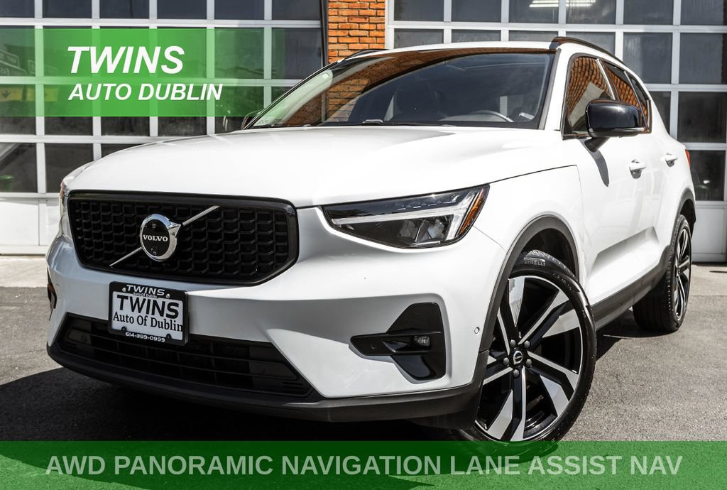 Used 2025 Volvo XC40 B5 Plus