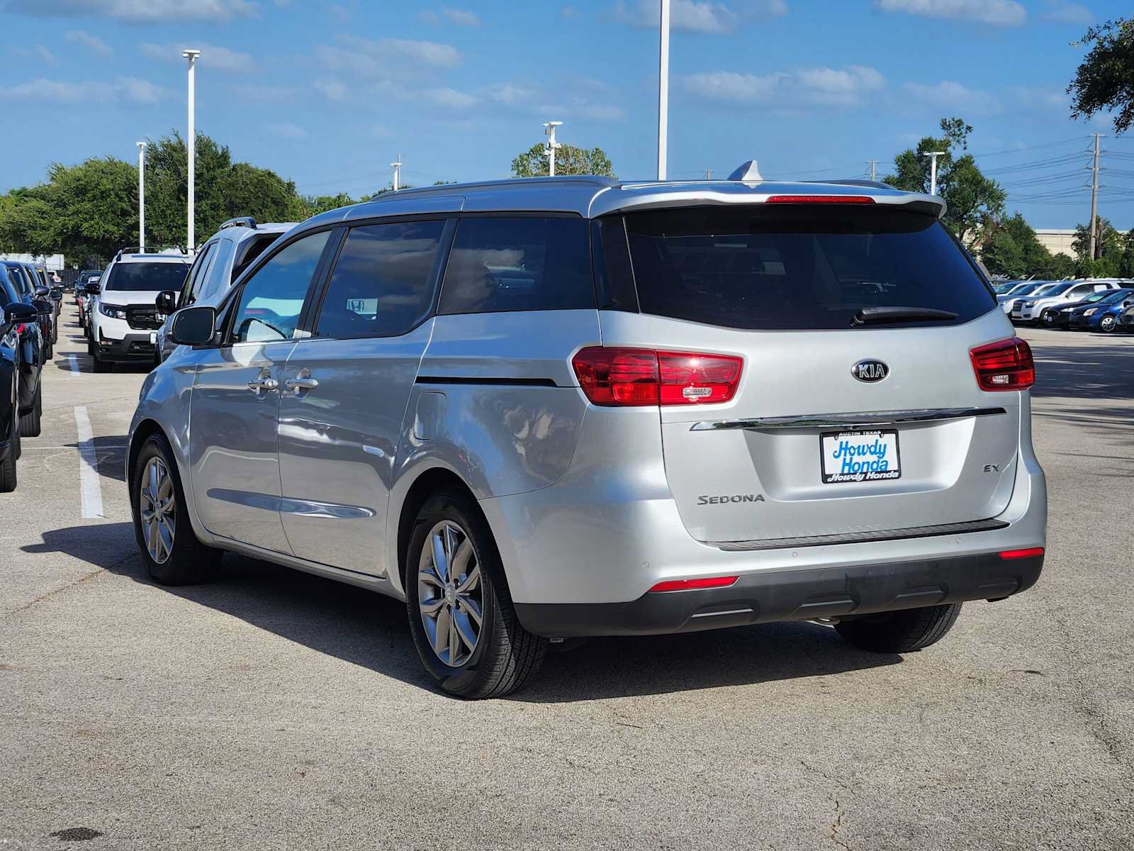 Used 2020 Kia Sedona EX FWD image 5