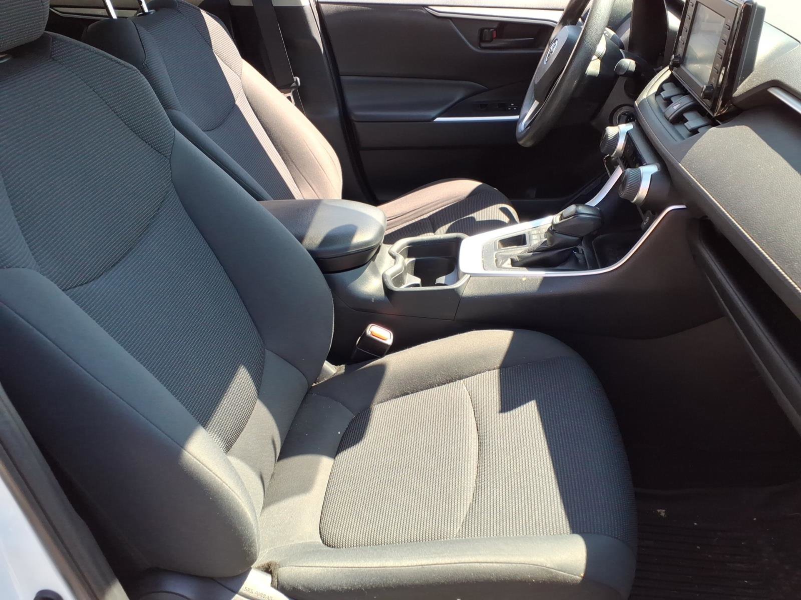 Used 2019 Toyota RAV4 LE image 12