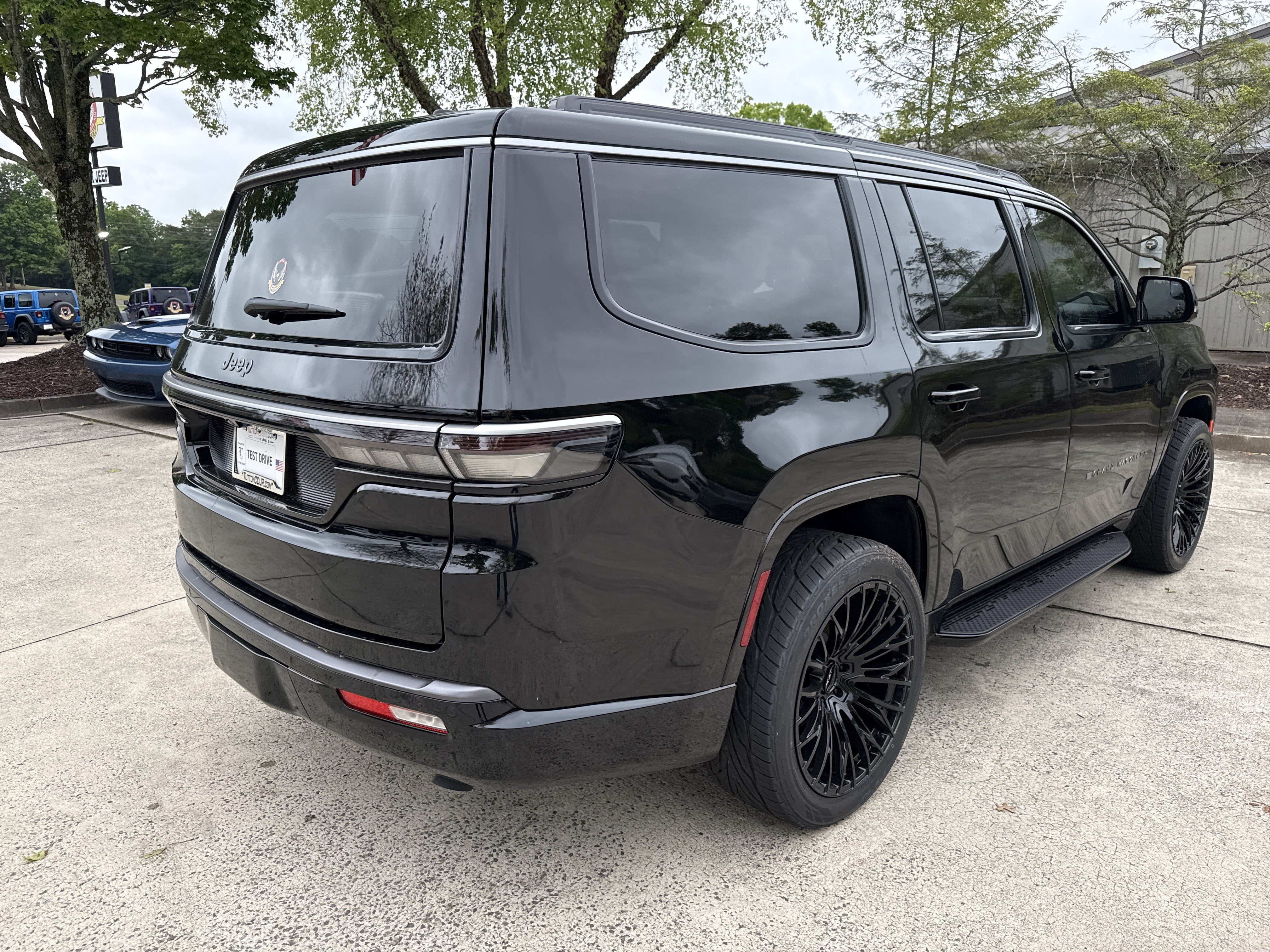 New 2026 Jeep Grand Wagoneer 4WD w/ Premium Group I image 7