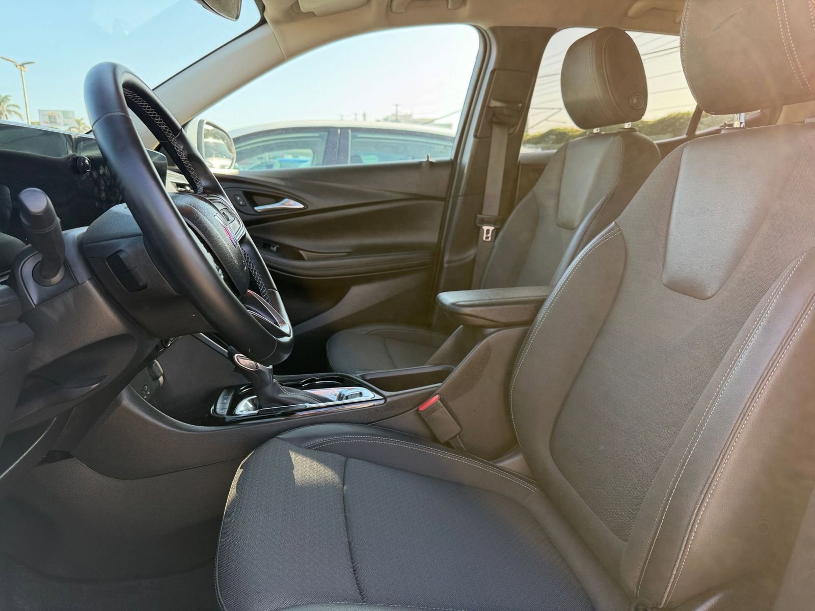 Used 2025 Buick Encore GX Preferred image 24