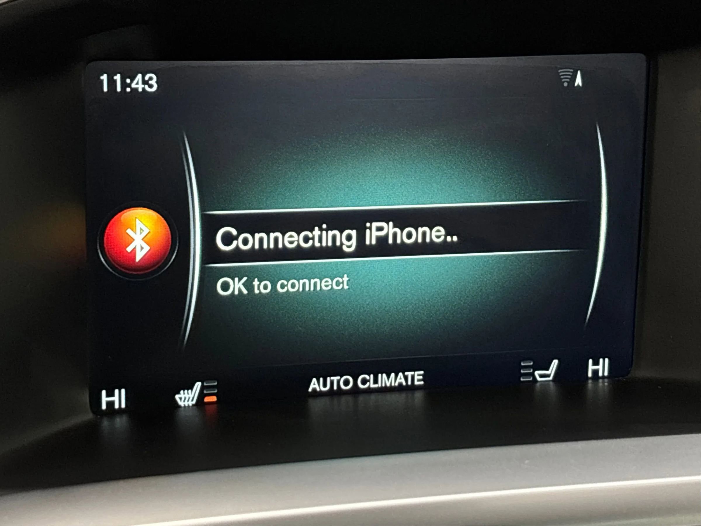 Used 2017 Volvo S60 T5 Inscription image 46