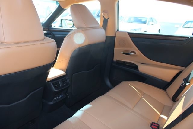 Certified 2025 Lexus ES 300h w/ Premium Package FWD image 9