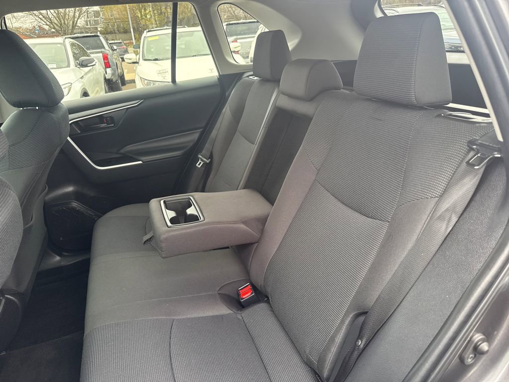Used 2023 Toyota RAV4 LE AWD/4WD image 32