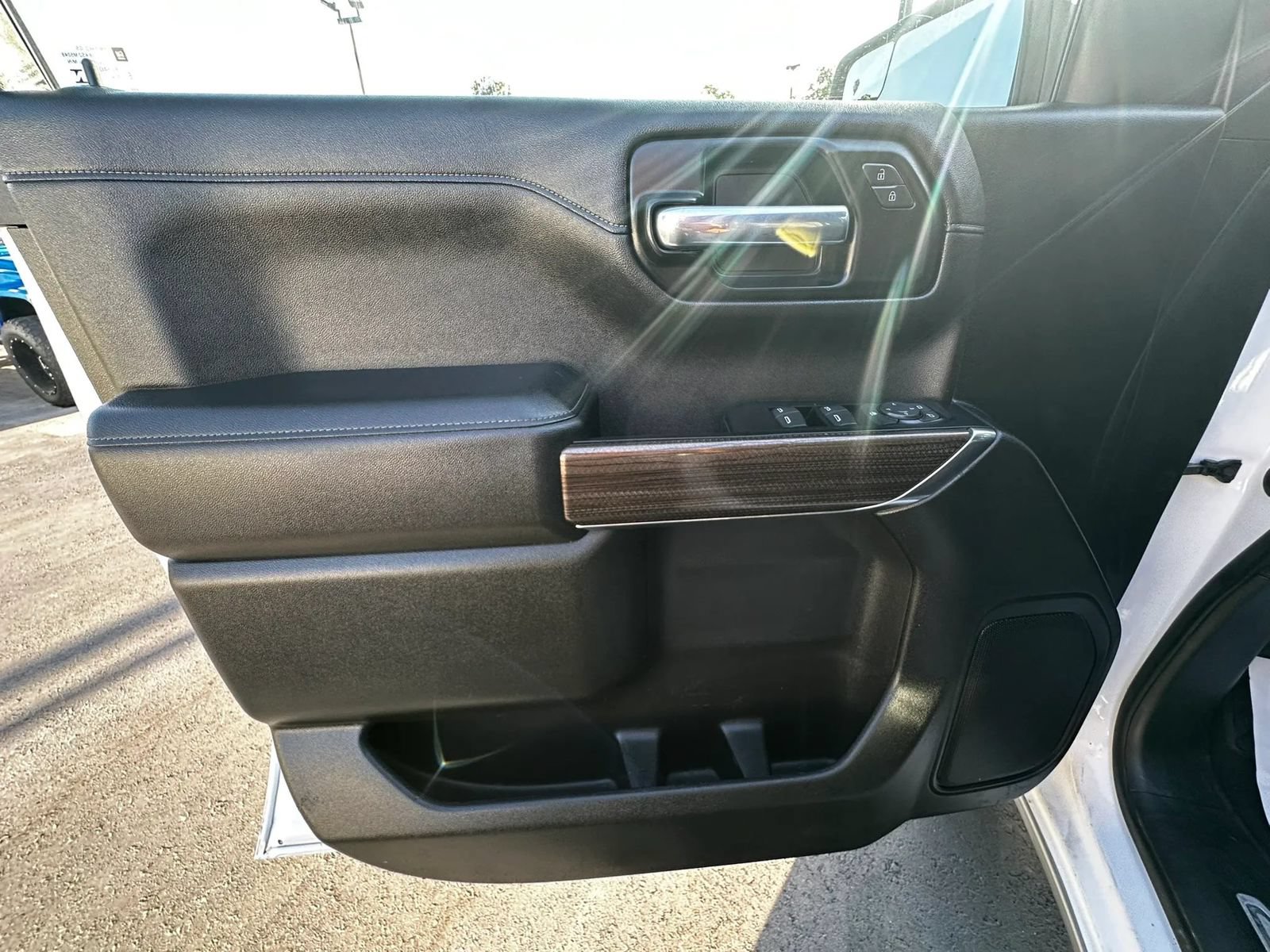 Used 2021 Chevrolet Silverado 1500 LT AWD/4WD image 16