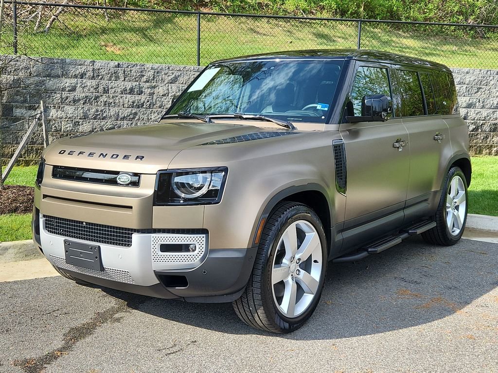 Used 2024 Land Rover Defender 110 SE image 1
