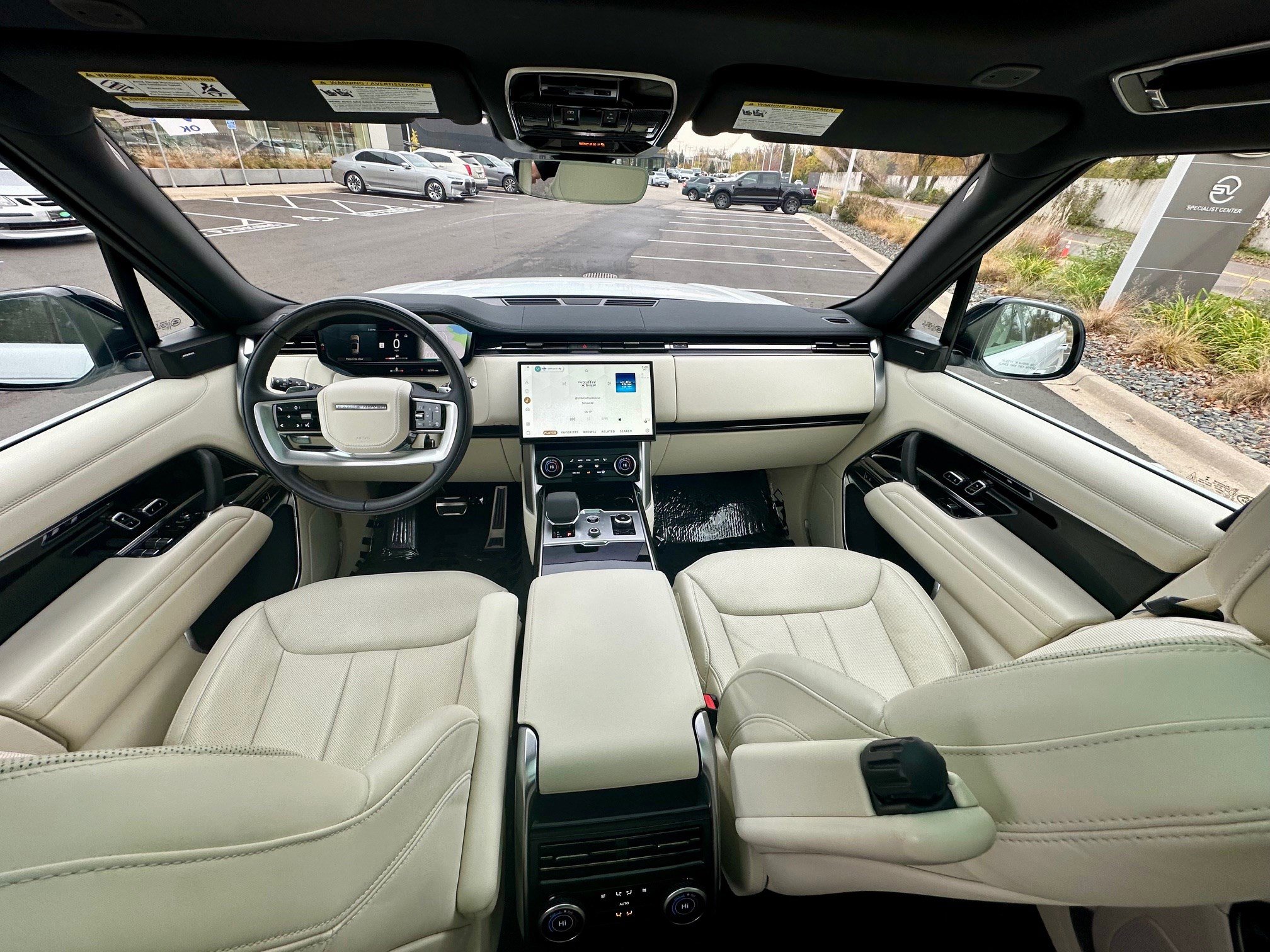 Used 2023 Land Rover Range Rover SE image 16