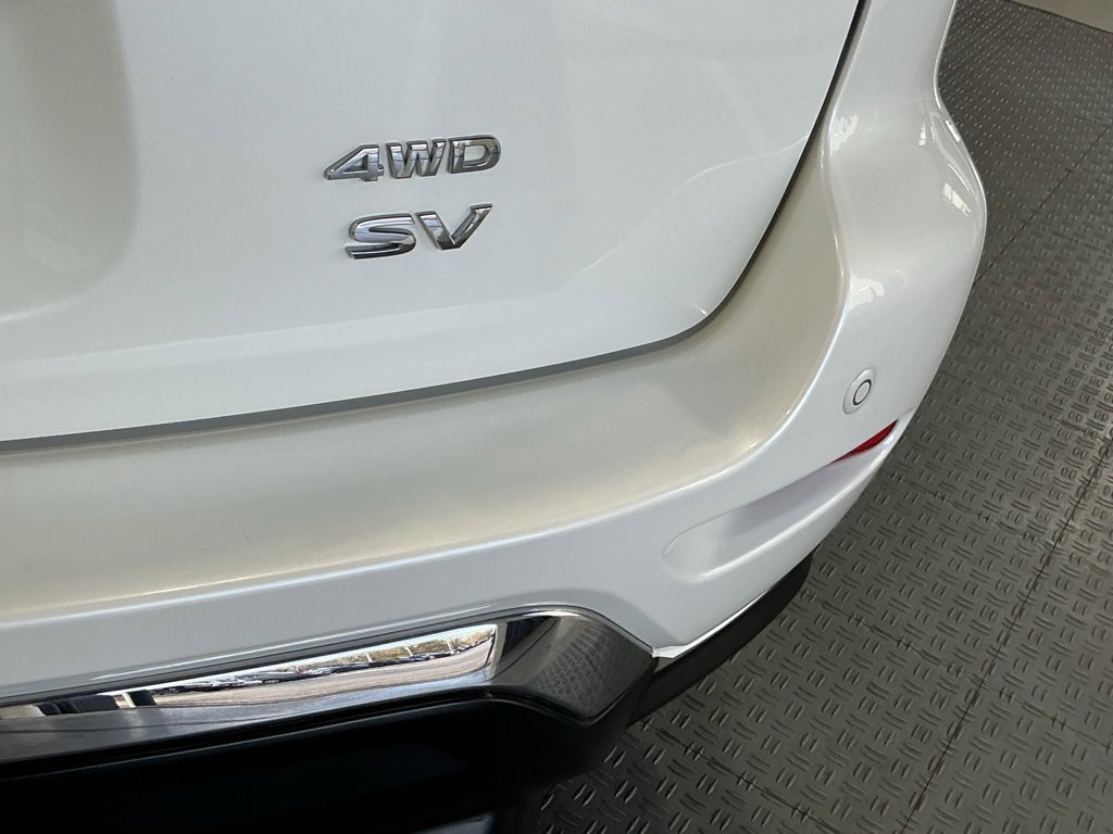 Used 2018 Nissan Pathfinder SV image 4