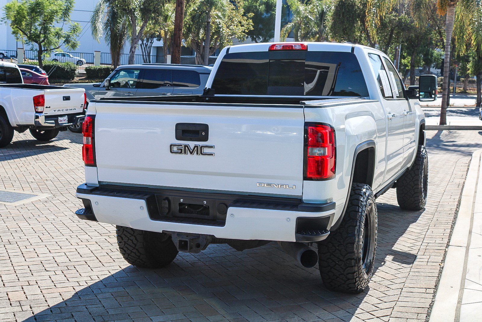 Used 2015 GMC Sierra 2500 Denali w/ Duramax Plus Package AWD/4WD image 7