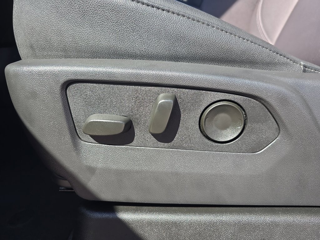 Certified 2025 Chevrolet Suburban Z71 image 13