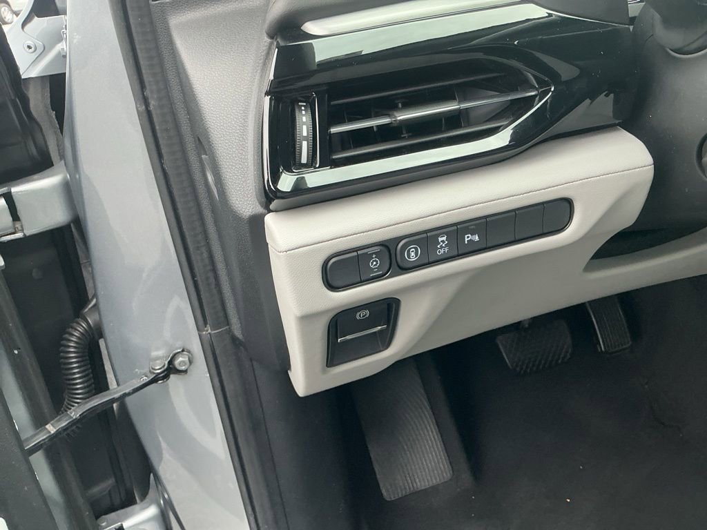 Used 2023 Acura MDX SH-AWD w/ Technology Package image 11