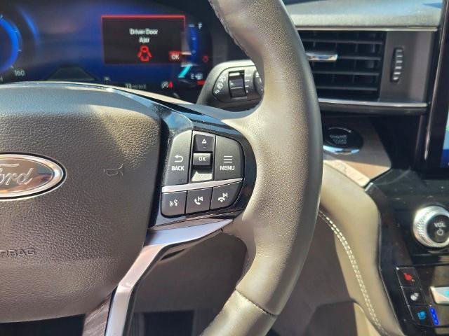 Certified 2023 Ford Explorer Platinum w/ Technology Package AWD/4WD image 39