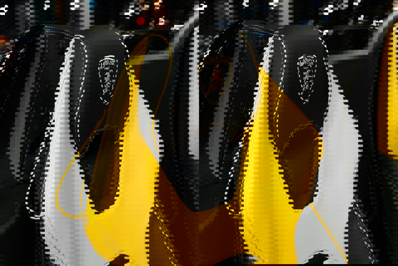 Used 2023 Lamborghini Huracan EVO image 50