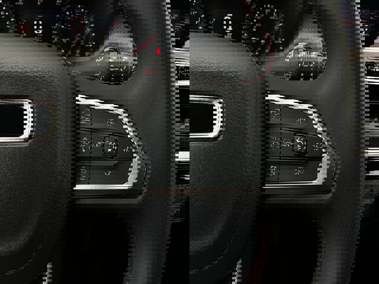 Used 2025 Jeep Compass Trailhawk image 35